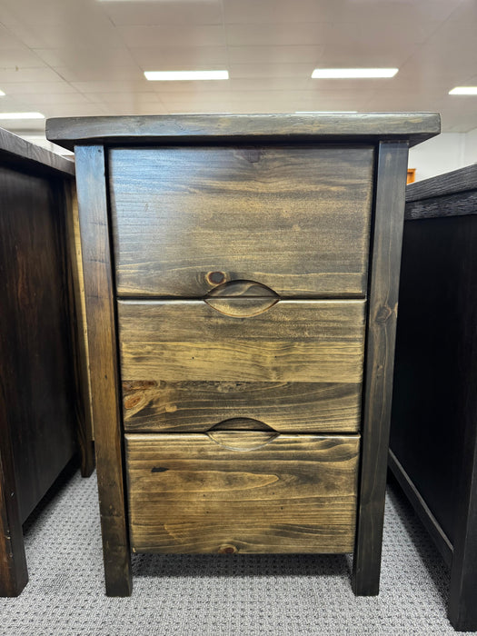 Oldtown 3 Drw Bedside