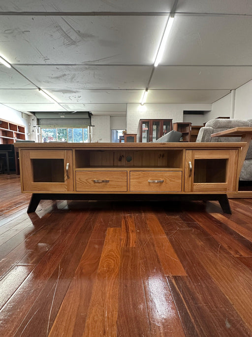 Oak Dampier 2Dr/2Drw TV Unit - Direct Furniture Warehouse