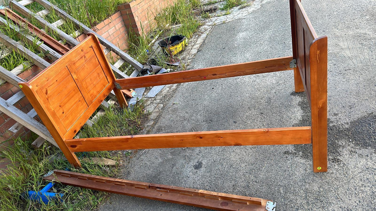 12A Pine King Single Bed (Clearance) - Direct Furniture Warehouse