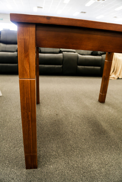 Albany 940 Dining Table