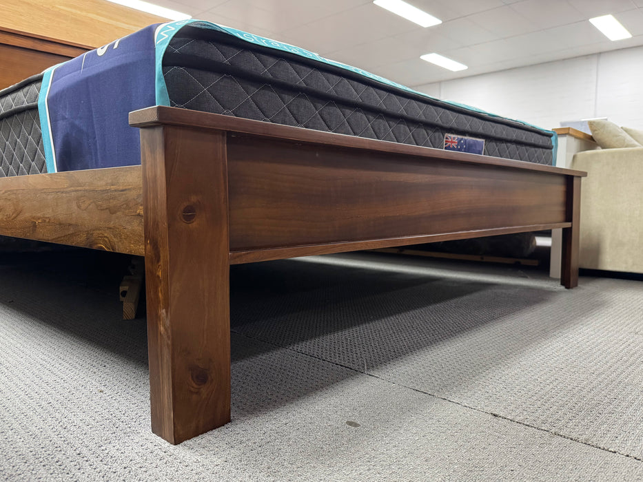 Albany Queen Bed