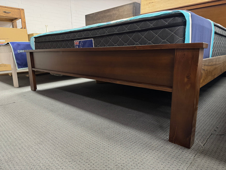 Albany Queen Bed