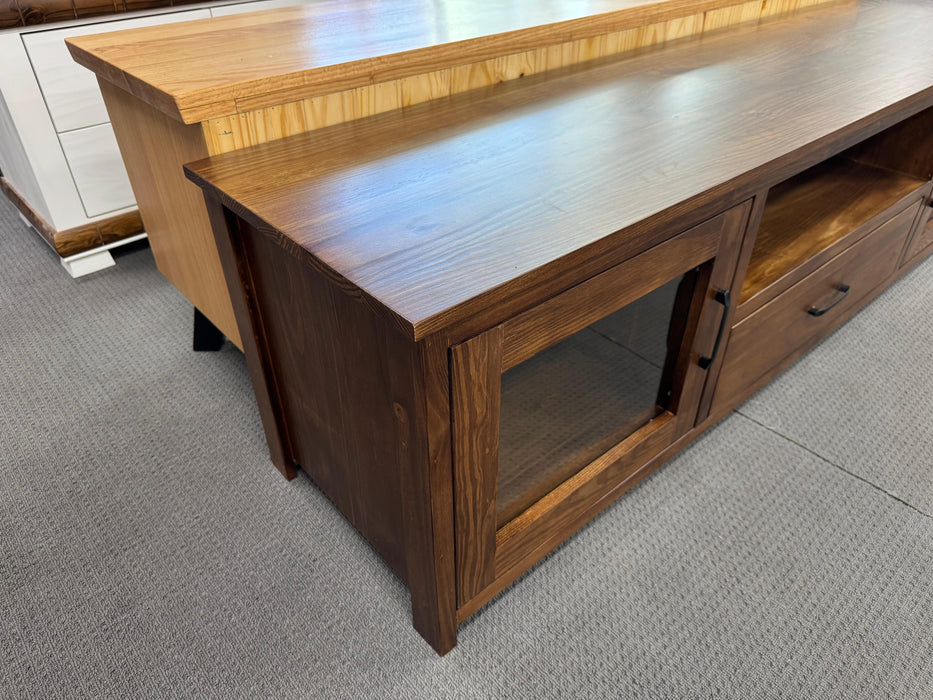 Albany 2Dr/1Drw TV Unit (2.2M)
