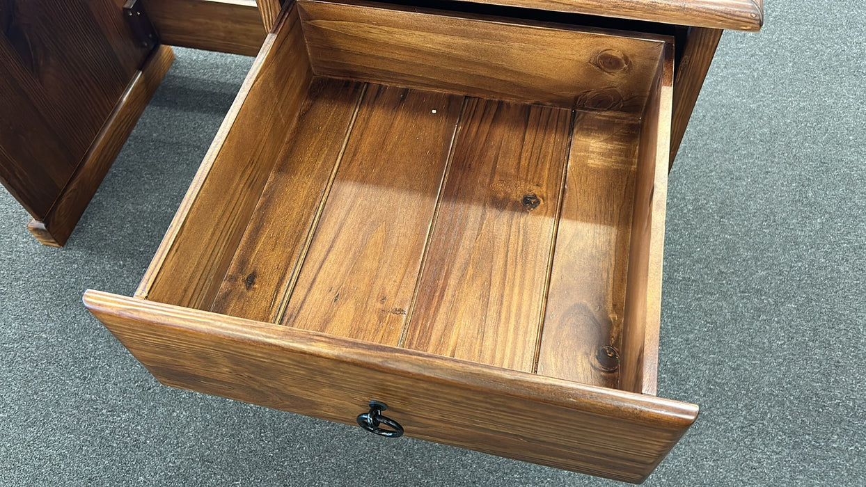 Albany 3 Drw Desk