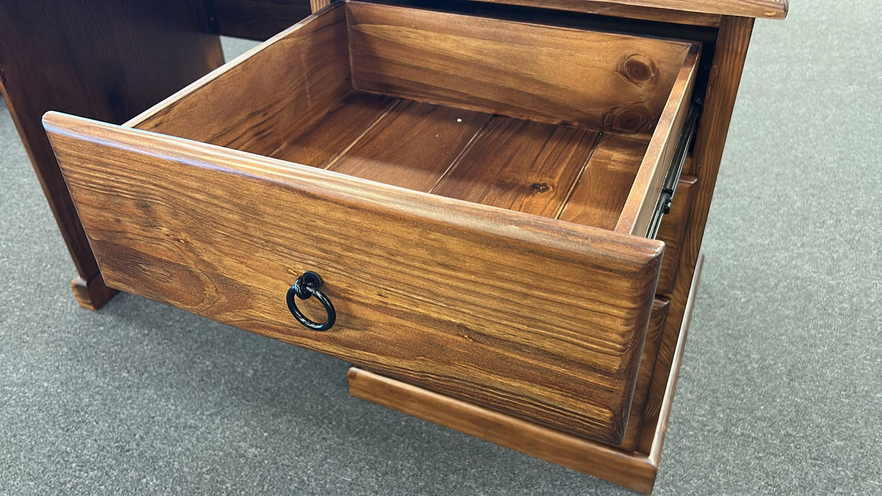Albany 3 Drw Desk