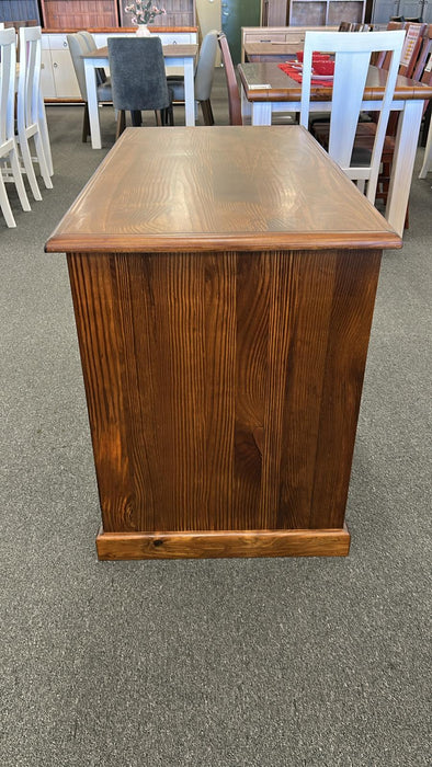 Albany 3 Drw Desk