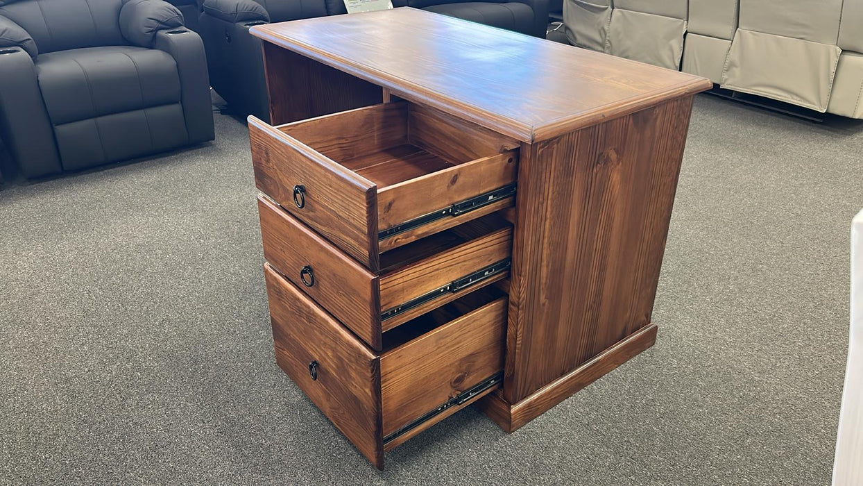 Albany 3 Drw Desk