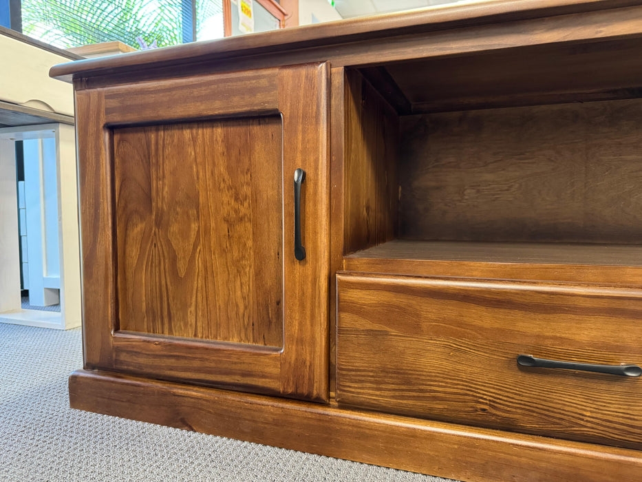 Donnel 2Dr/2Drw TV Unit (2.2M)