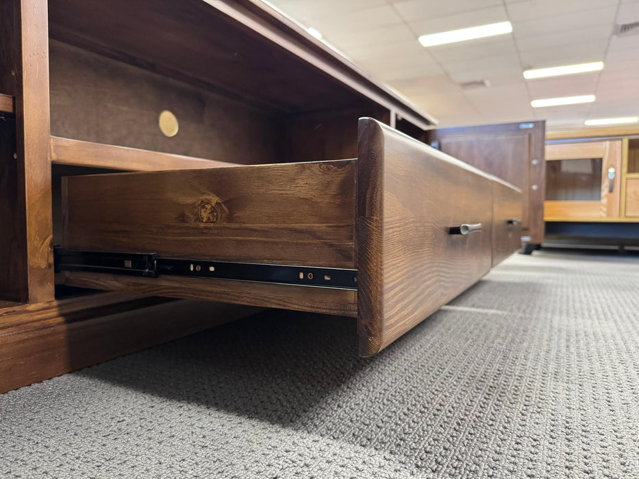 Donnel 2Dr/2Drw TV Unit (2.2M)