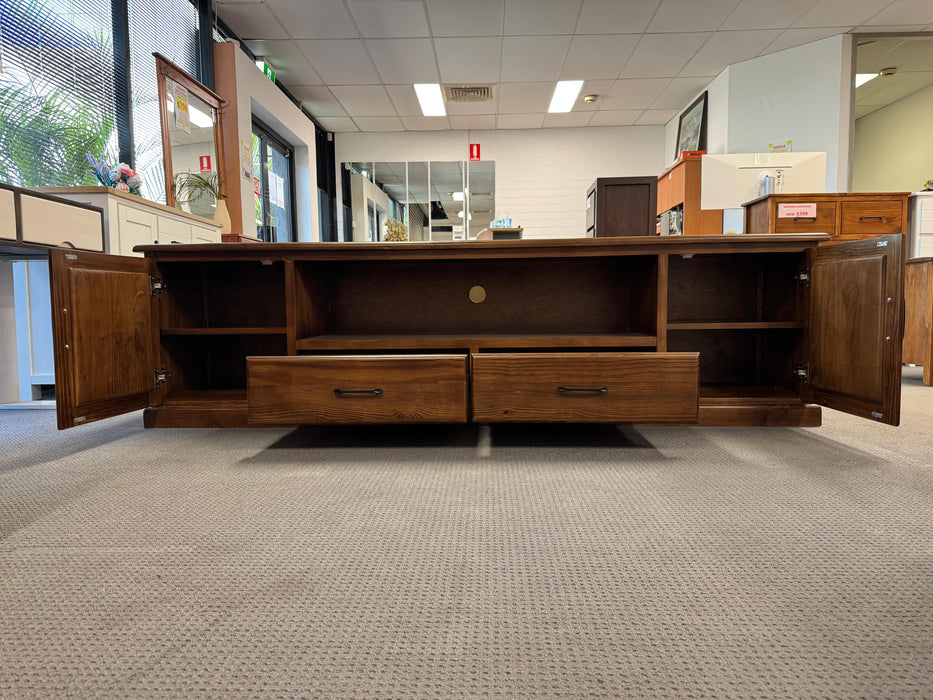 Donnel 2Dr/2Drw TV Unit (2.2M)