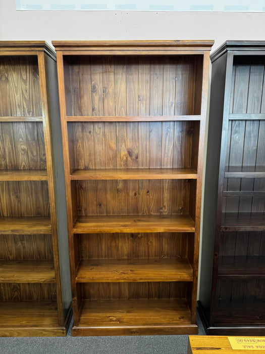 Donnel Tall Bookcase (Medium)