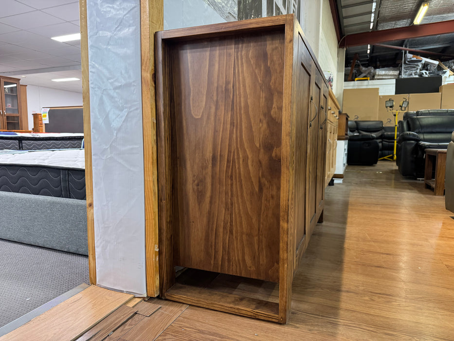 Geelong 3 Door Buffet