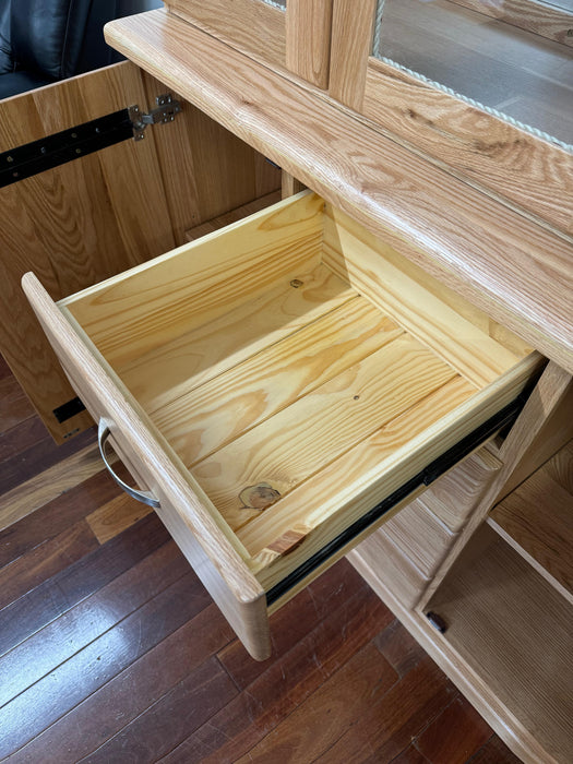 Santros Oak 2Dr/4Drw Dresser