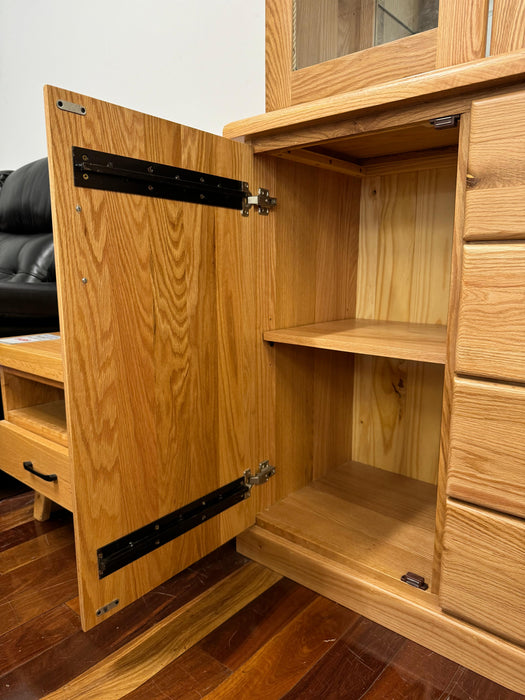 Santros Oak 2Dr/4Drw Dresser