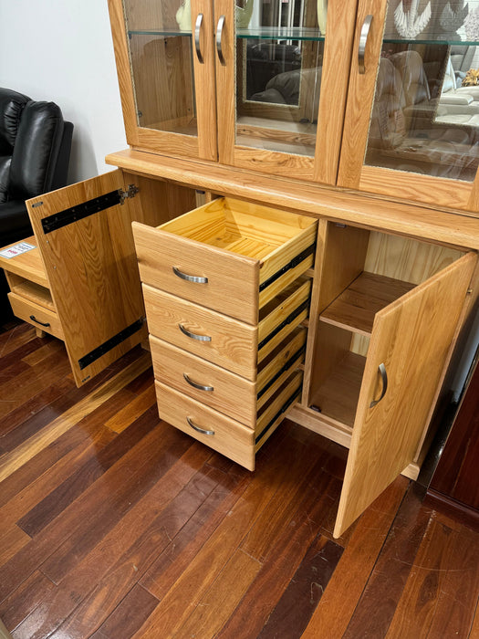 Santros Oak 2Dr/4Drw Dresser