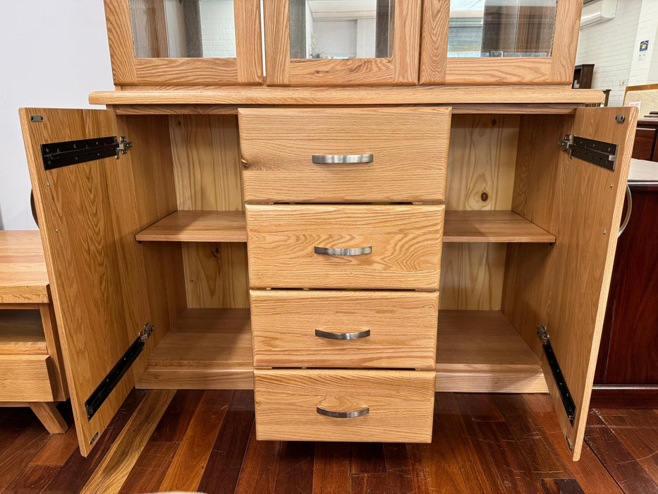 Santros Oak 2Dr/4Drw Dresser