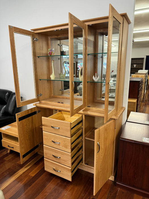 Santros Oak 2Dr/4Drw Dresser