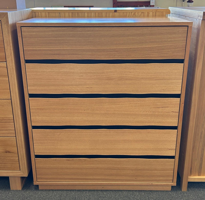 Lucy 5 Drw Tall Chest