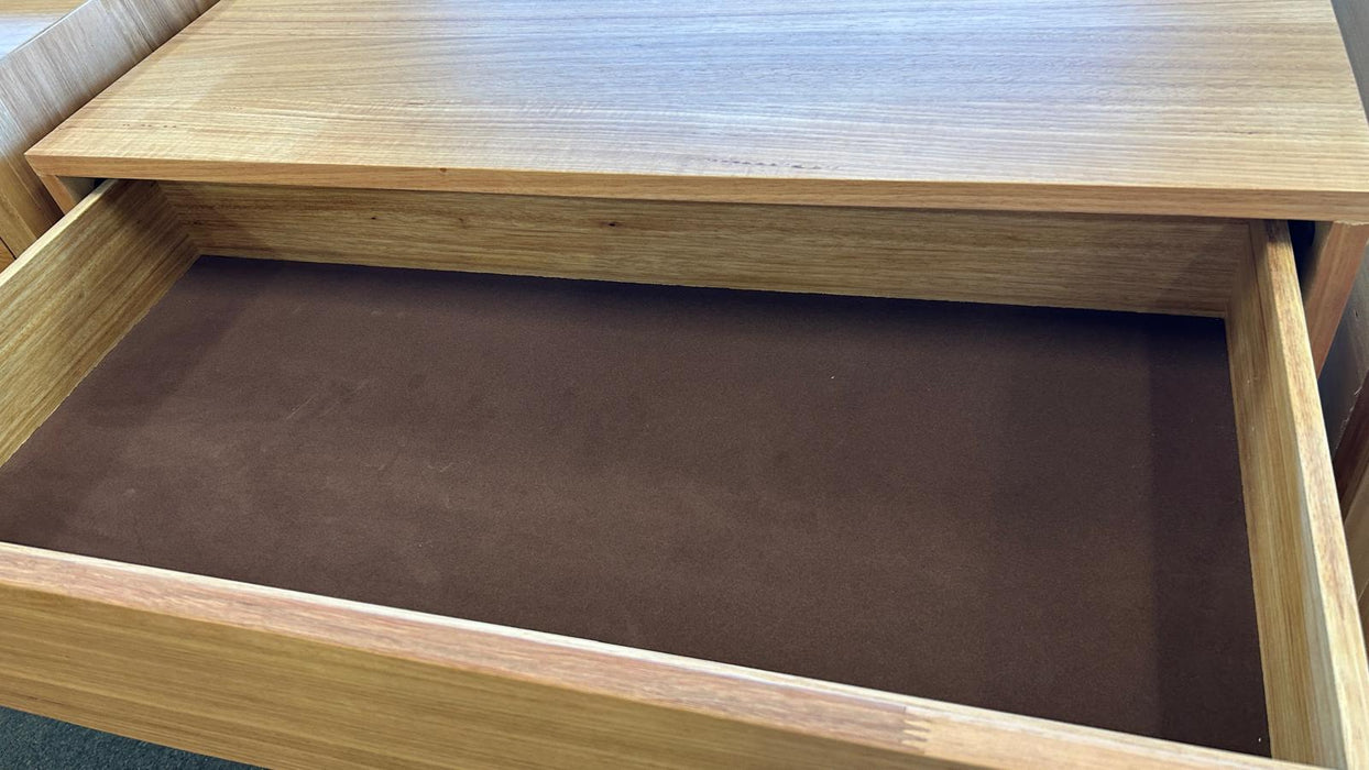 Lucy 5 Drw Tall Chest