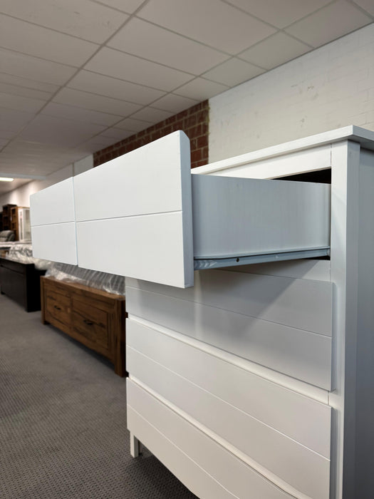 Townsville 5 Drw Tall Chest (850W)