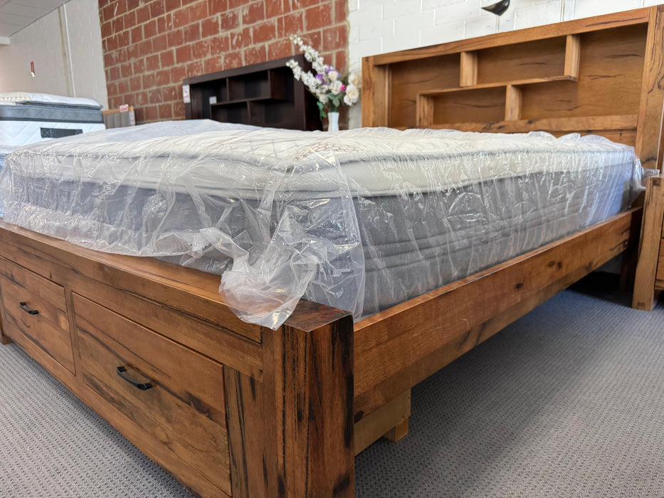 Dreamland Deluxe Gel Mattress