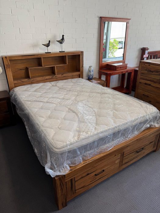 Dreamland Deluxe Gel Mattress