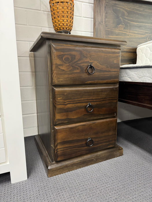 Crescent 3 Drw Bedside