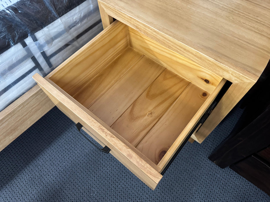 Lynton 2 Drw Bedside