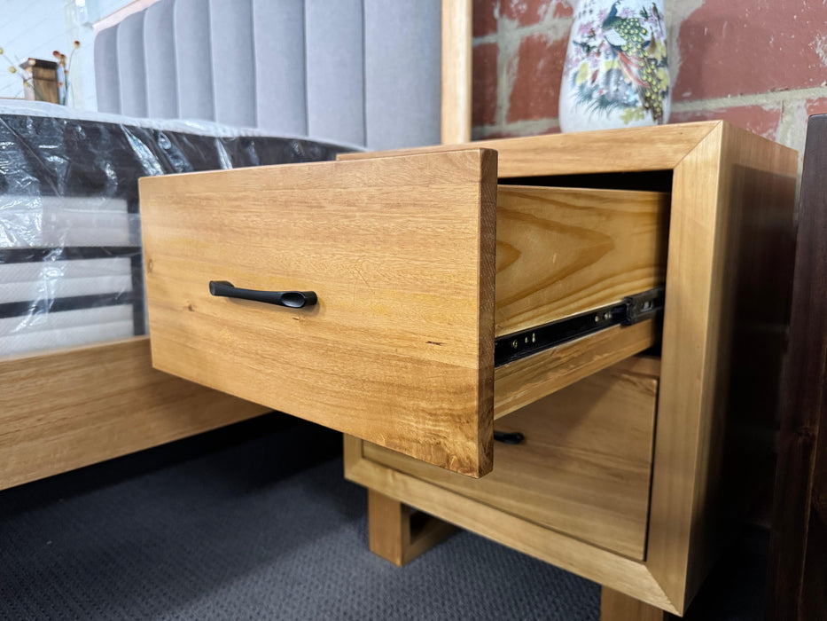 Lynton 2 Drw Bedside