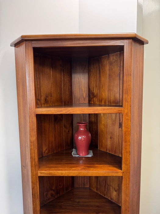 Open Corner Display