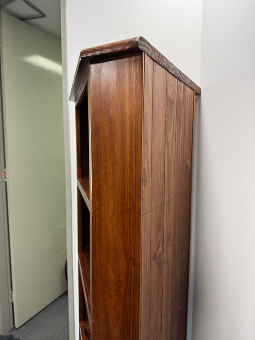 Open Corner Display