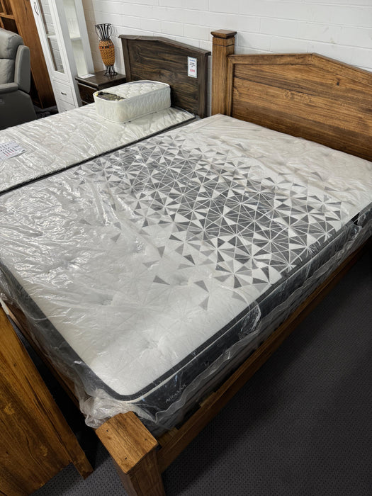 SleepComfort Luxury Gel Pillowtop Mattress