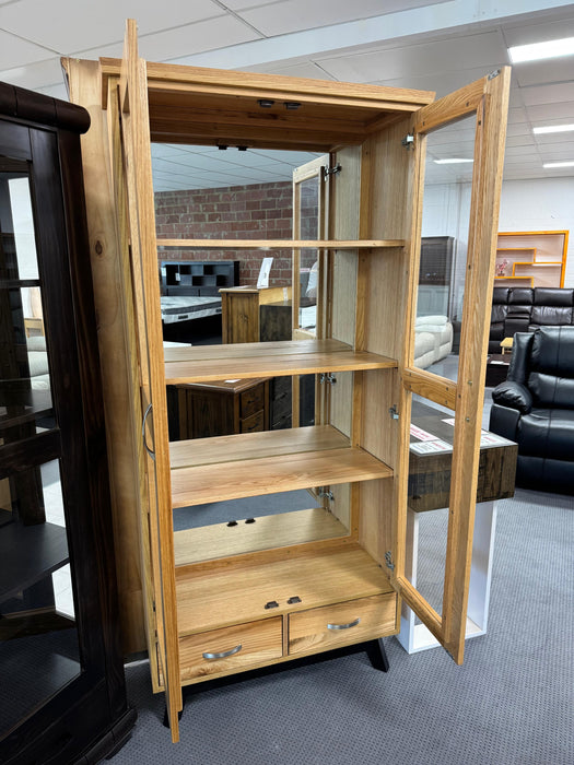 Oak Dampier 2Dr/2Drw Display Cabinet