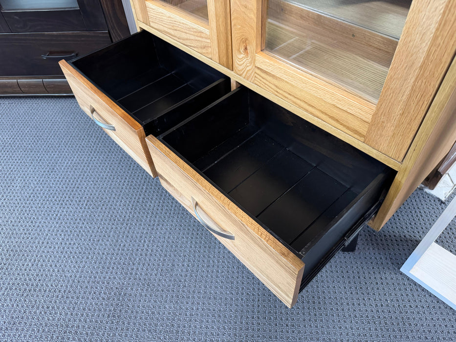 Oak Dampier 2Dr/2Drw Display Cabinet