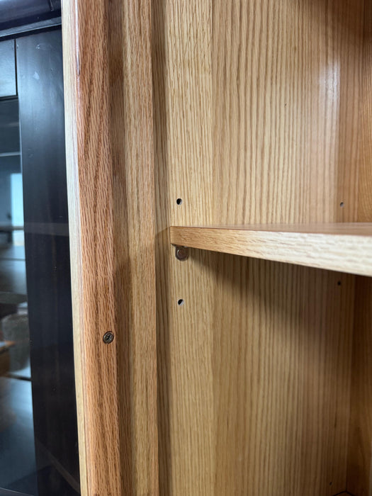 Oak Dampier 2Dr/2Drw Display Cabinet