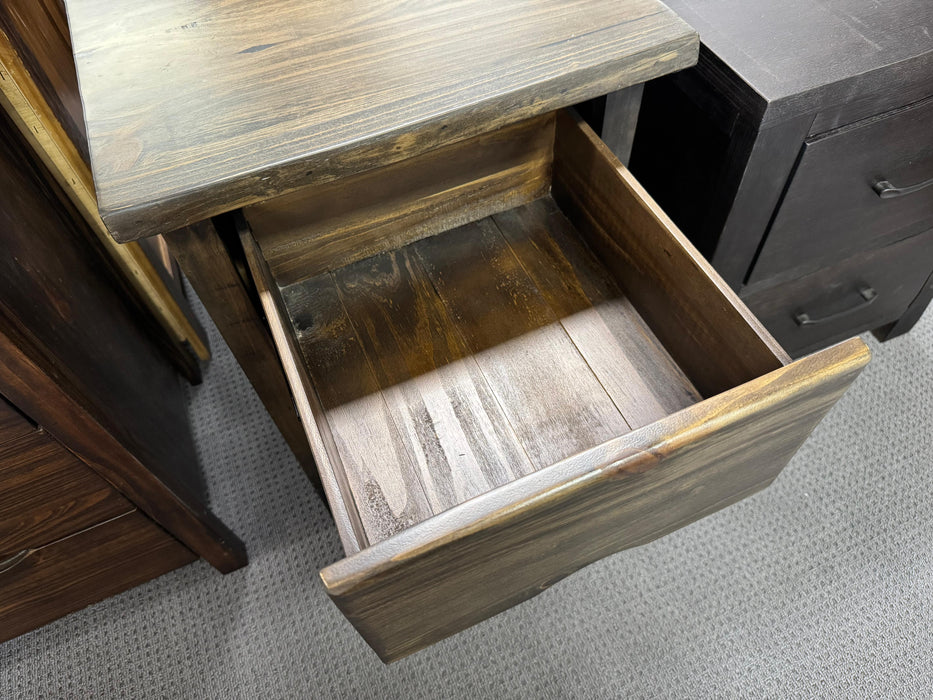 Oldtown 3 Drw Bedside