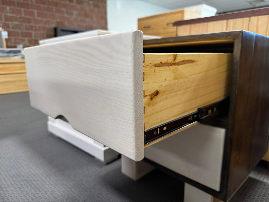 Parkland 2 Drw Bedside