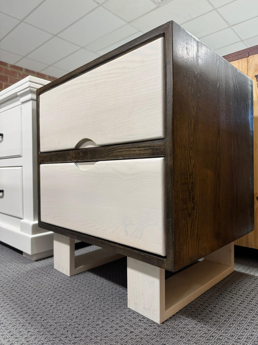 Parkland 2 Drw Bedside