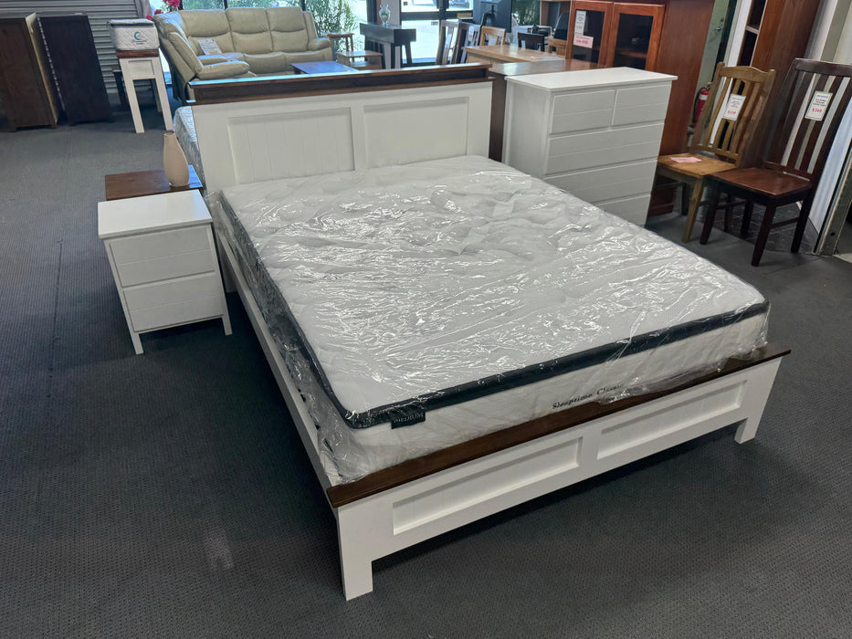 Townsville 4 Piece Queen Package