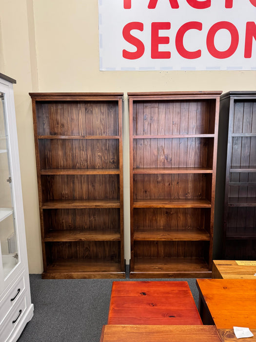 Donnel Tall Bookcase (Medium)