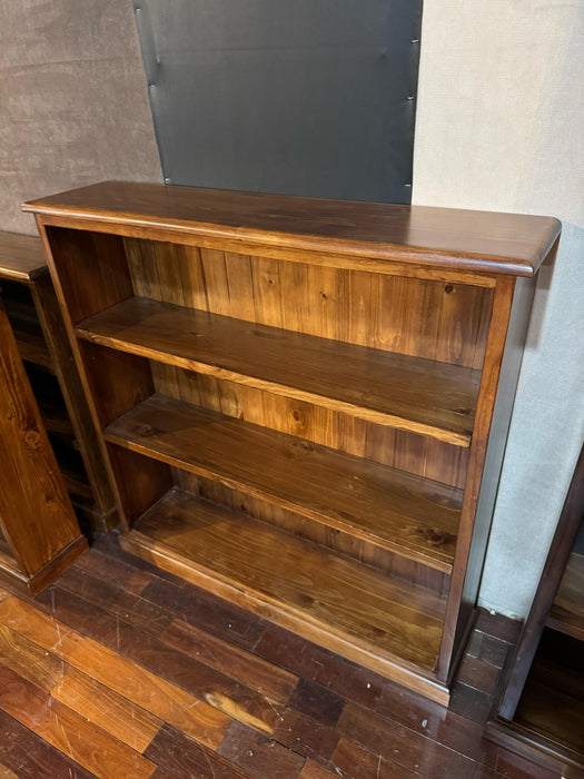 Donnel Bookcase (Medium)