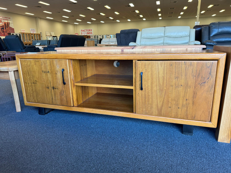 PM Lynwood 2 Dr TV Unit