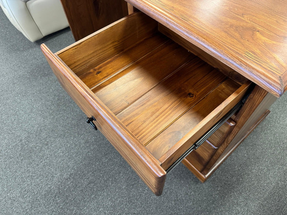 Albany 3 Drw Desk