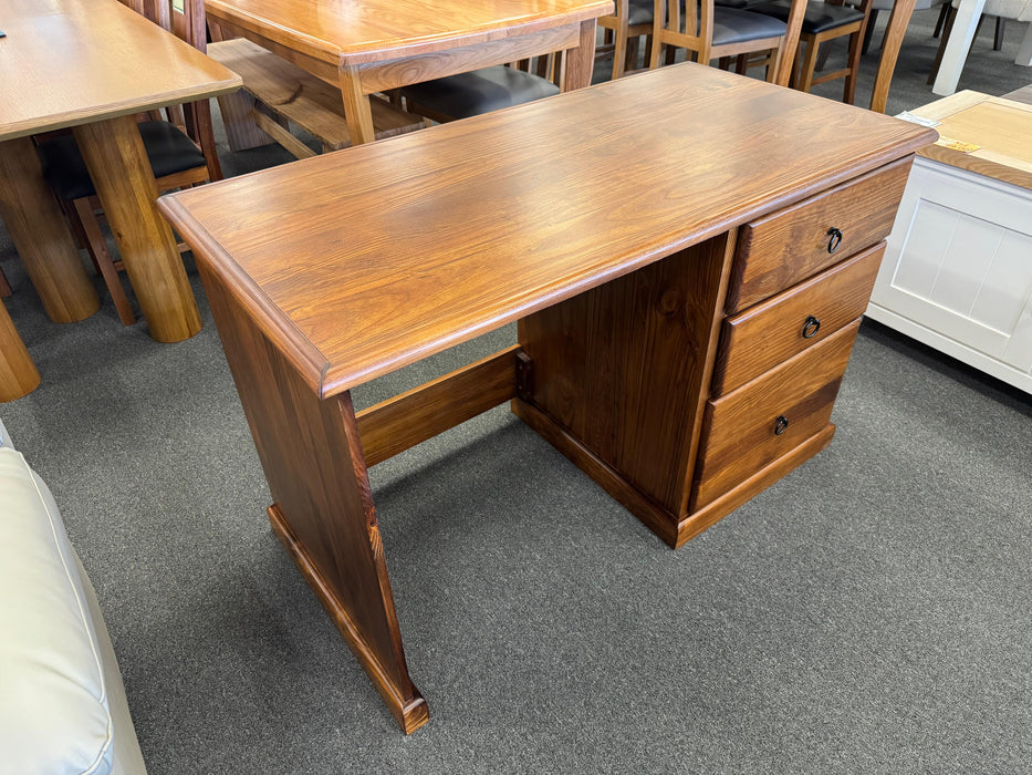 Albany 3 Drw Desk