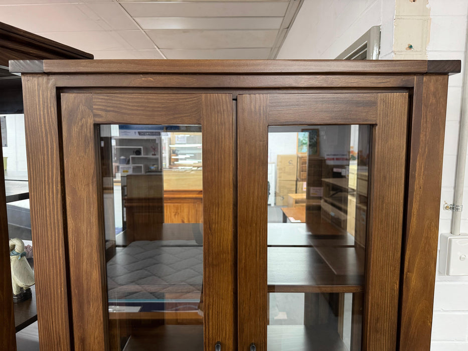 Moon 2Dr/2Drw Display Cabinet (Pine)