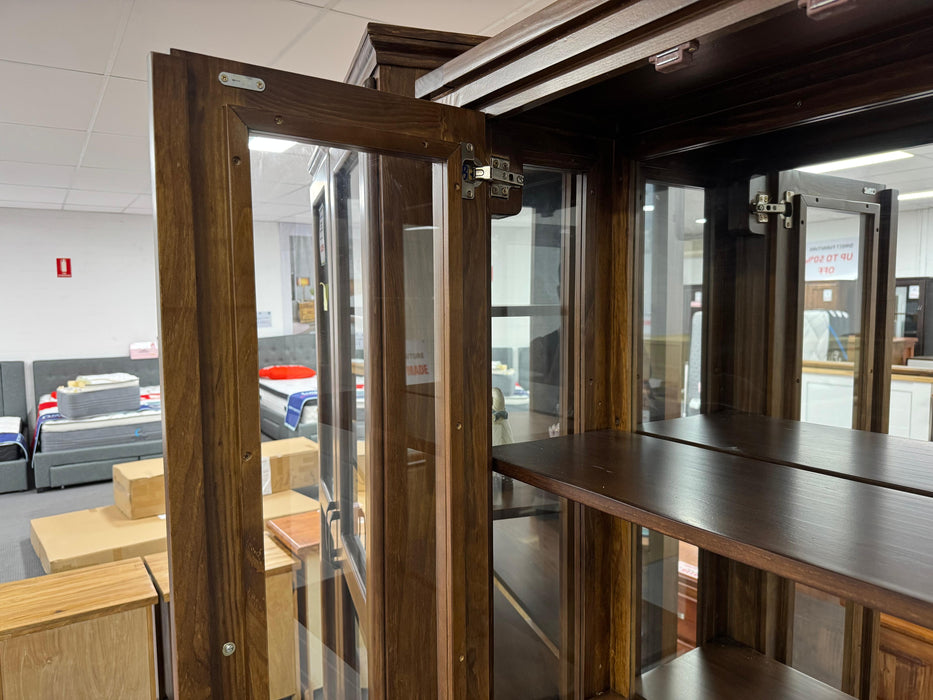 Moon 2Dr/2Drw Display Cabinet (Pine)