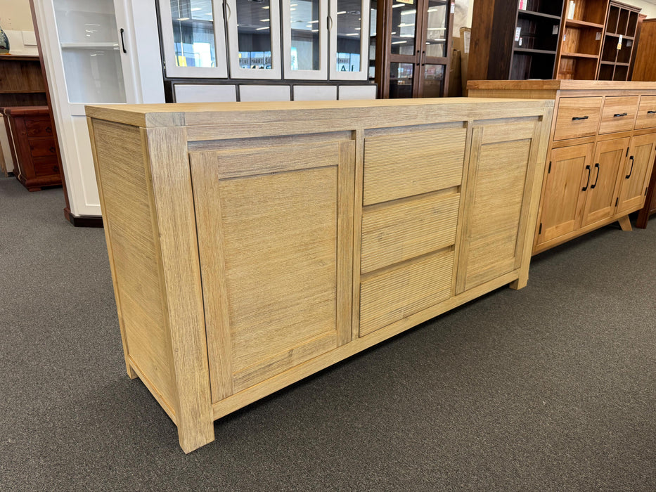 Nellie 2Dr/3Drw Buffet