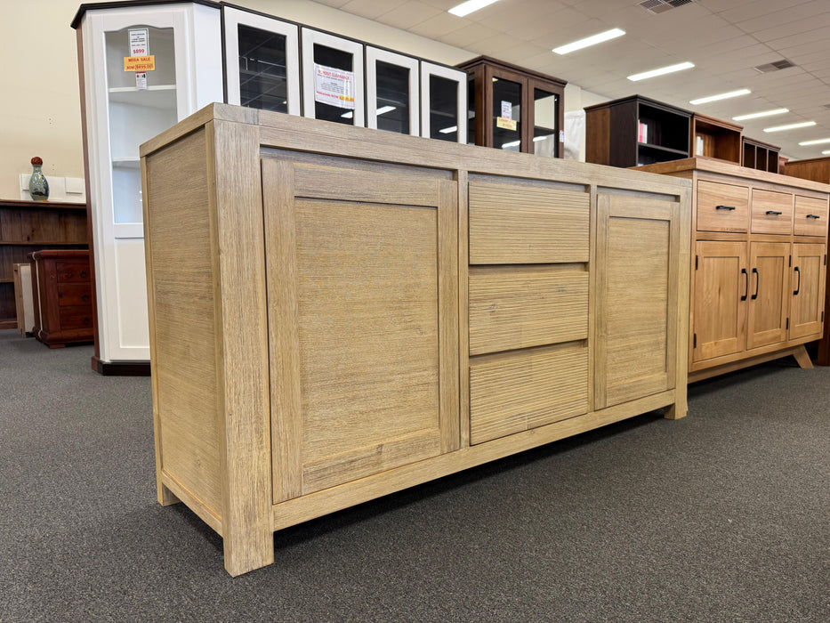 Nellie 2Dr/3Drw Buffet