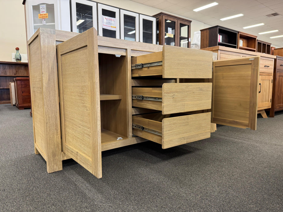 Nellie 2Dr/3Drw Buffet