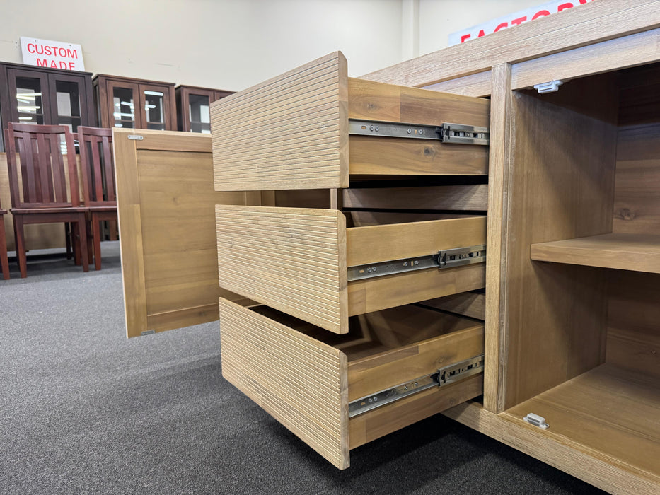 Nellie 2Dr/3Drw Buffet